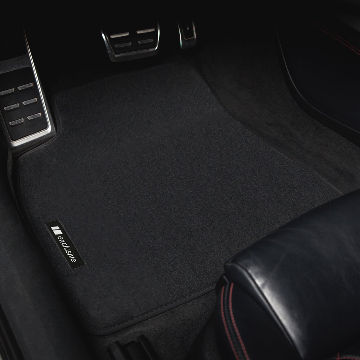 BMW 7-Series &amp; i7 Velour Floor Mats – G70 – Exclusive