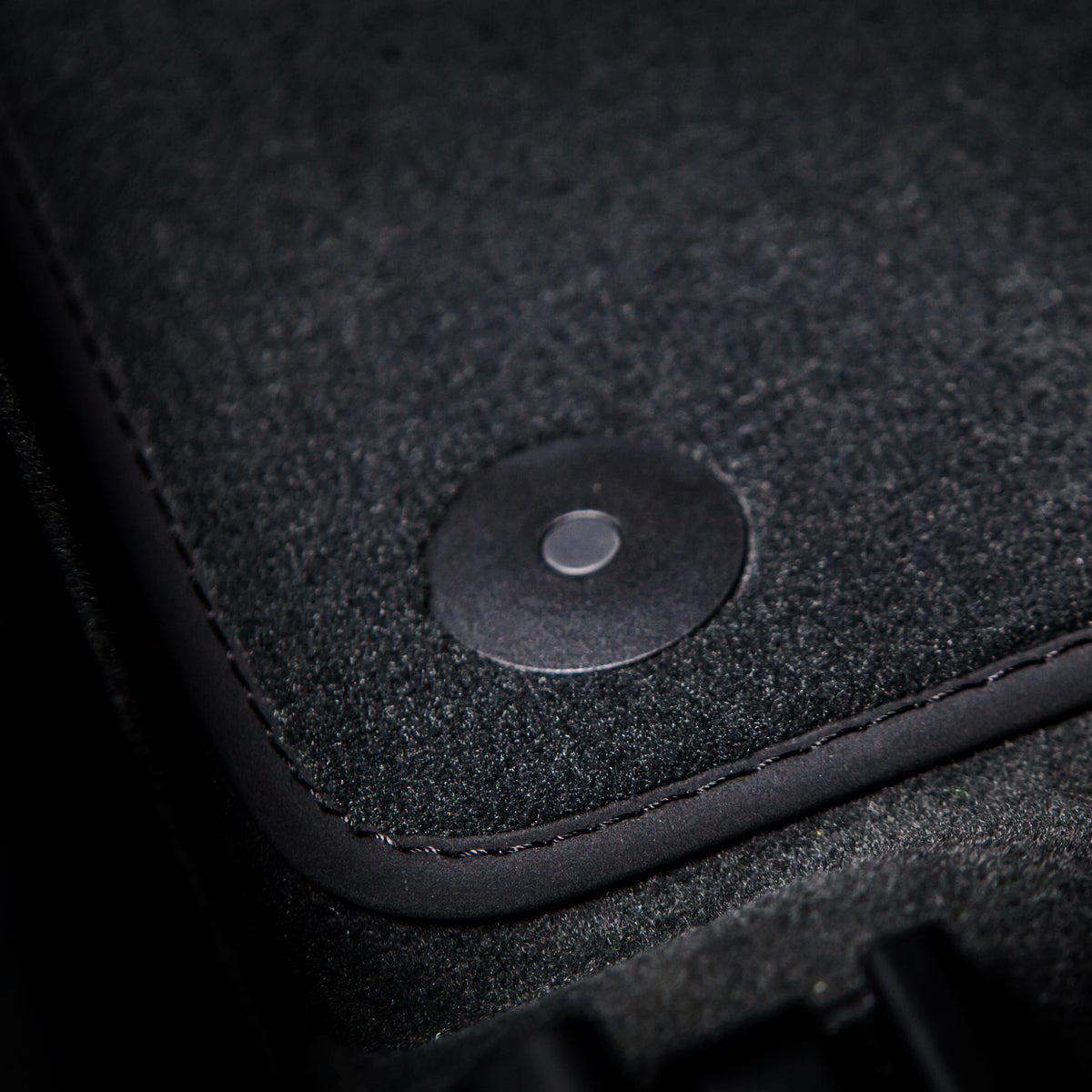 Volkswagen New Beetle Convertible Velour Floor Mats 1998-2010 – Black