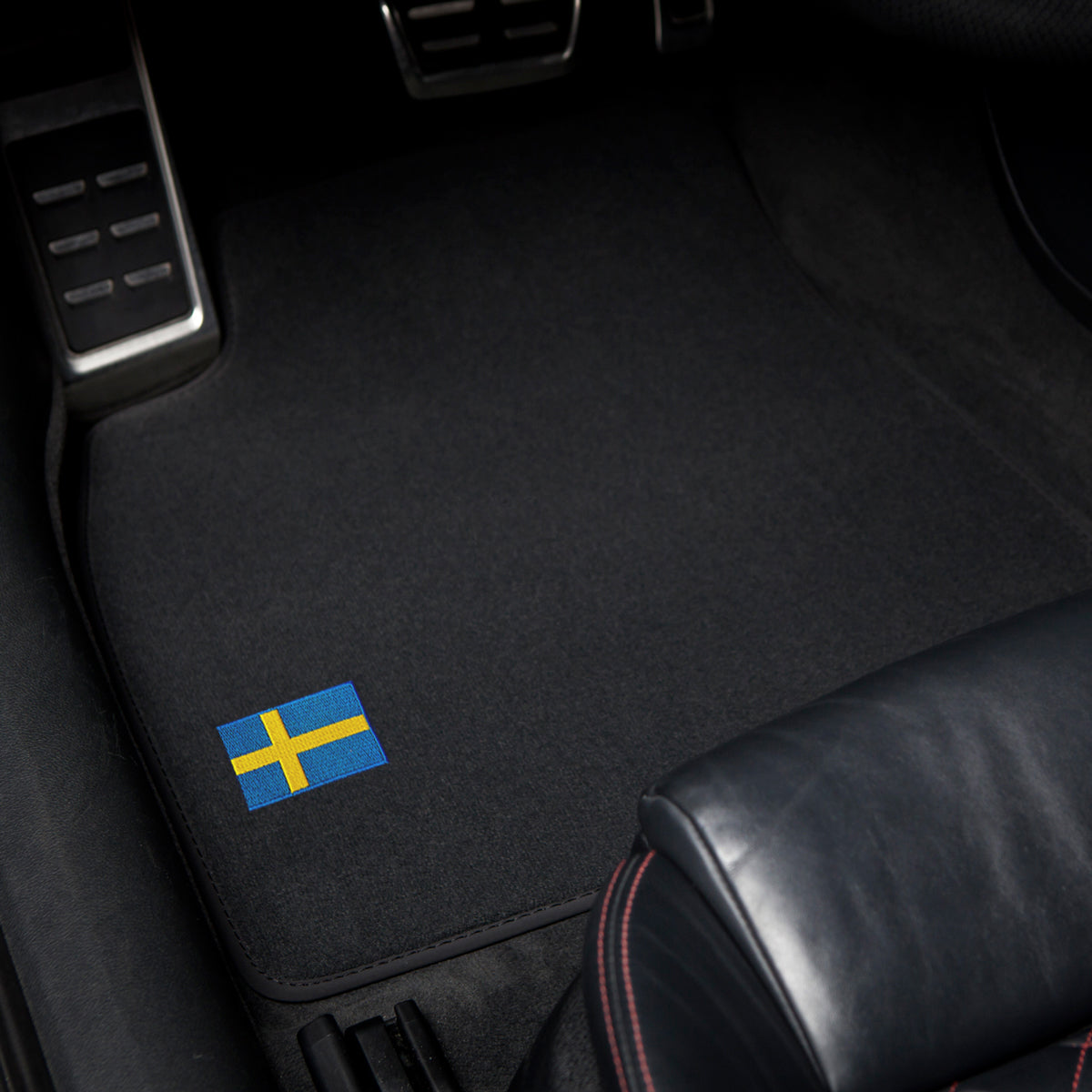 Volvo 940 960 (S90/V90) Velour Floor Mats - 1990-1998 - Flag Logo