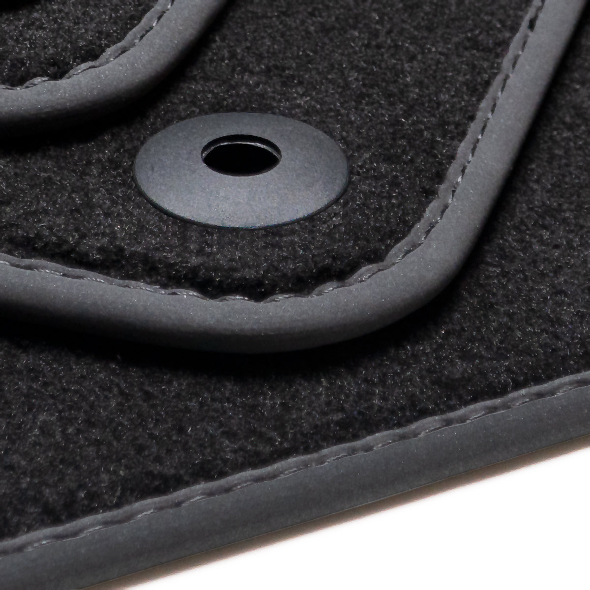 Volvo XC40 Electric Velour Floor Mats 2023-2025 – Clips in DR mat only – Flag Logo