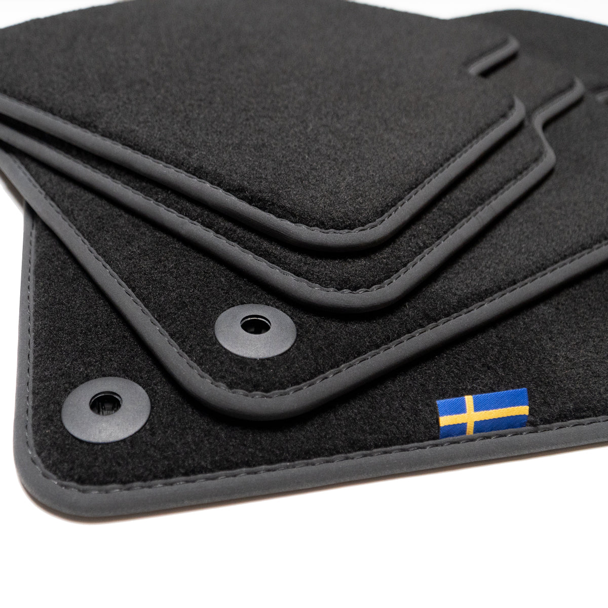 Volvo XC40 Electric Velour Floor Mats 2023-2025 – Clips in DR mat only – Flag Tag