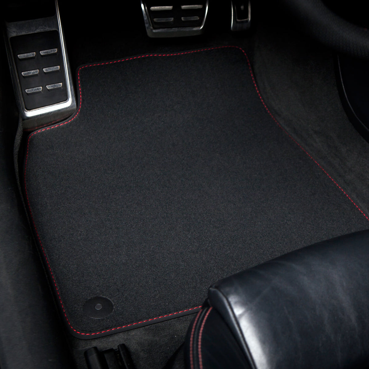Audi A6 &amp; S6 Velour Floor Mats 2005-2011 – C6 – Red Stitching