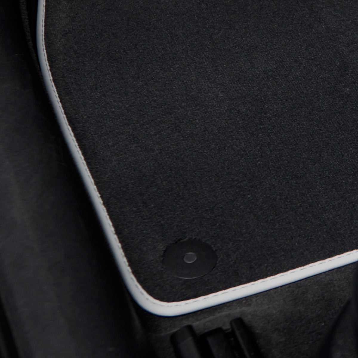 Audi A6/S6 2012-2018 &amp; A7/S7/RS7 Velour Floor Mats – C7 – Silver Edging