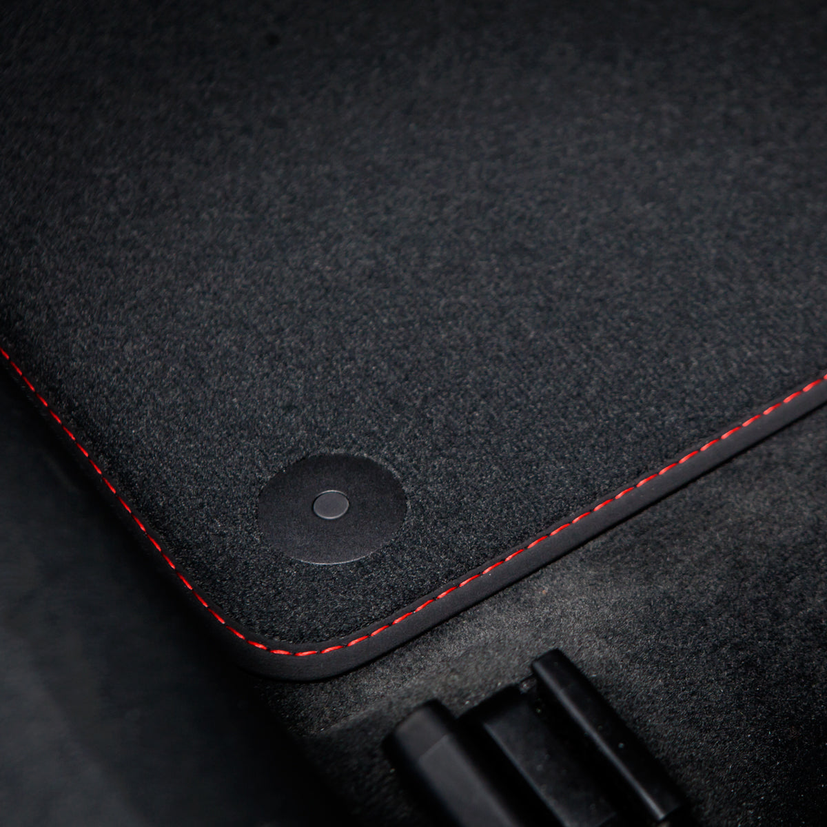 Audi Q7 Velour Floor Mats 2007-2015 – 4L – Red Stitching