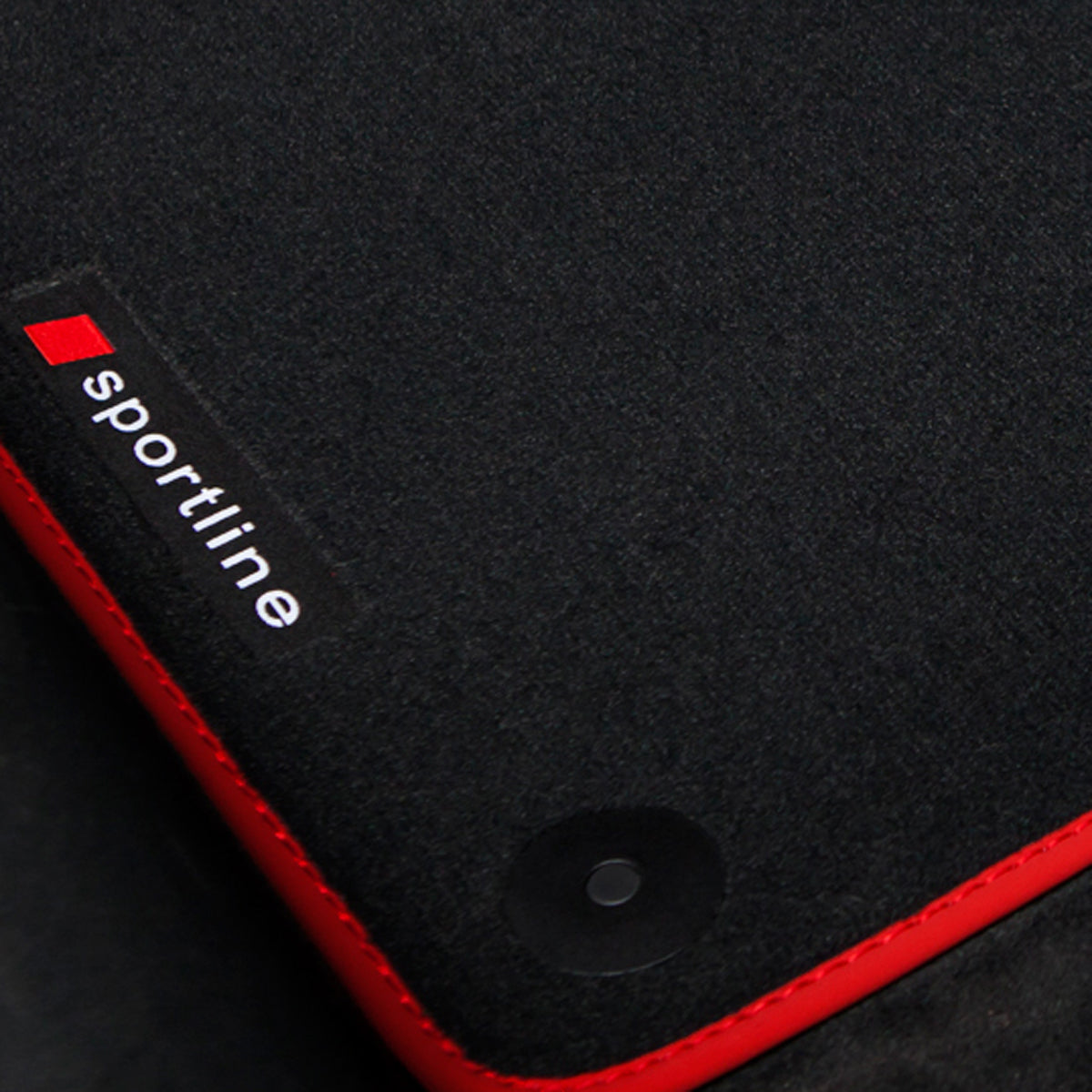 Audi Q7 &amp; Q8 Velour Floor Mats 2016-2025 – 4M – Red Sportline