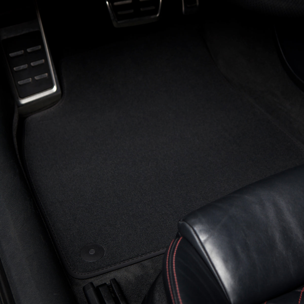 Porsche Cayenne Velour Floor Mats 2003-2010 – 9PA – Black